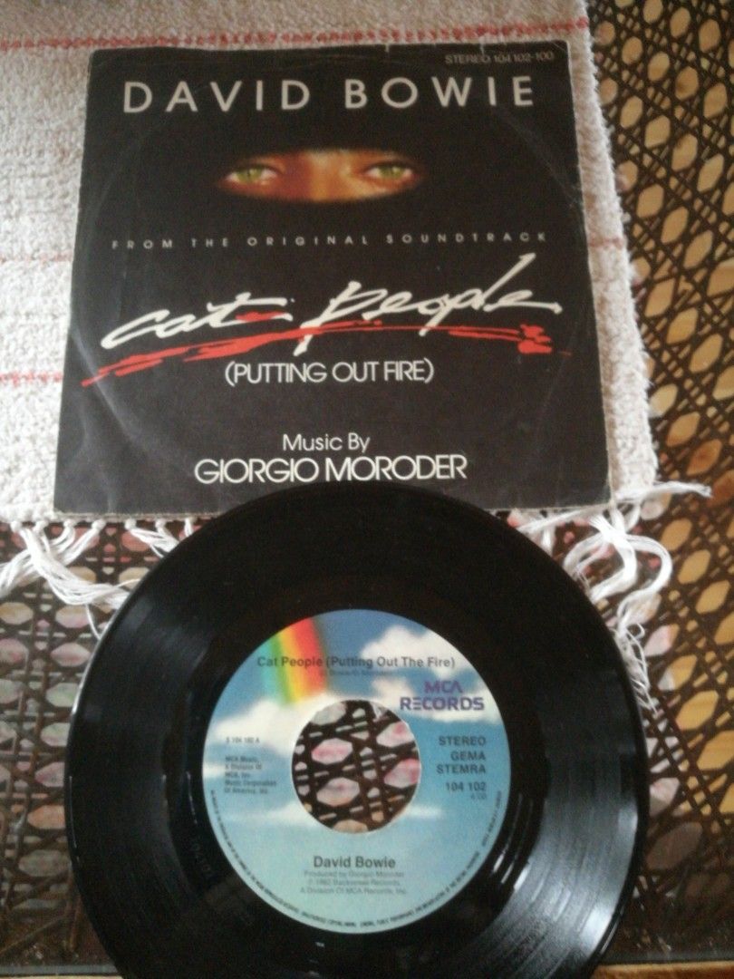 David Bowie 7" Cat people (Putting out fire)