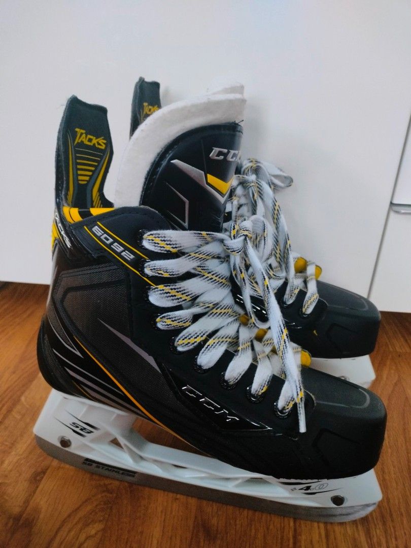 CCM tacks hokkarit koko 6/40,5