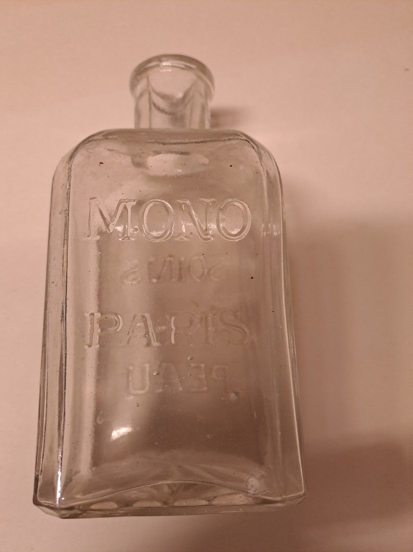 Parfyymi pullo vanha ranskalainen "Mono Paris"