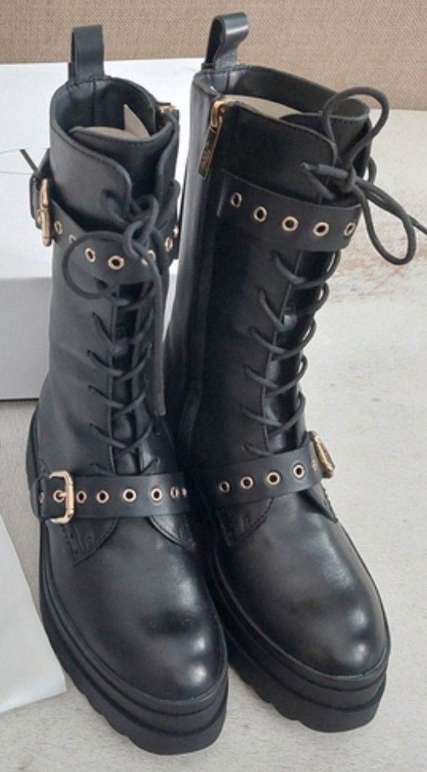 Uudet Valentino Combat Boots, nahkaa, 37,5