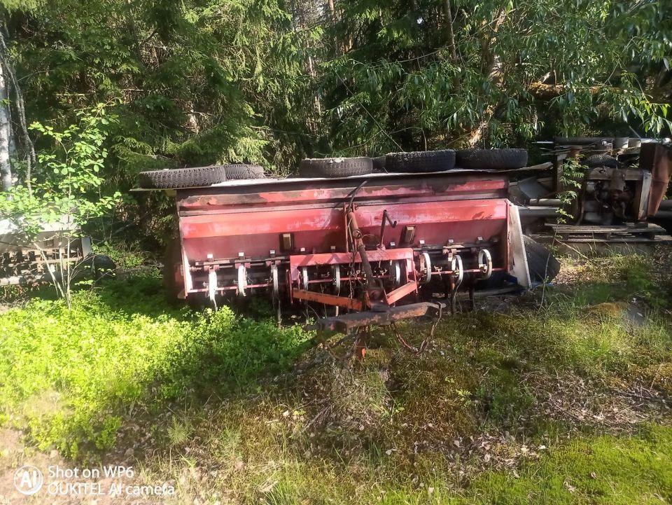 Tume yhdistelmä kylvökone