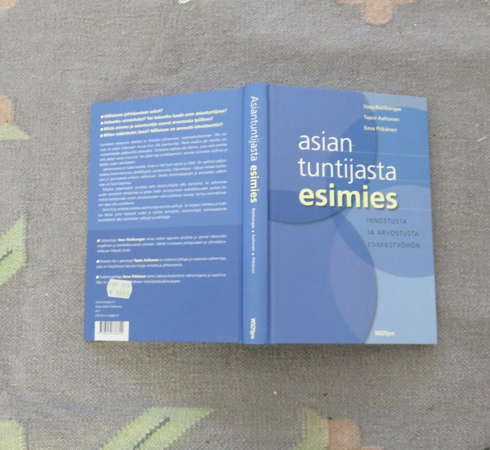 Asiantuntijasta esimies