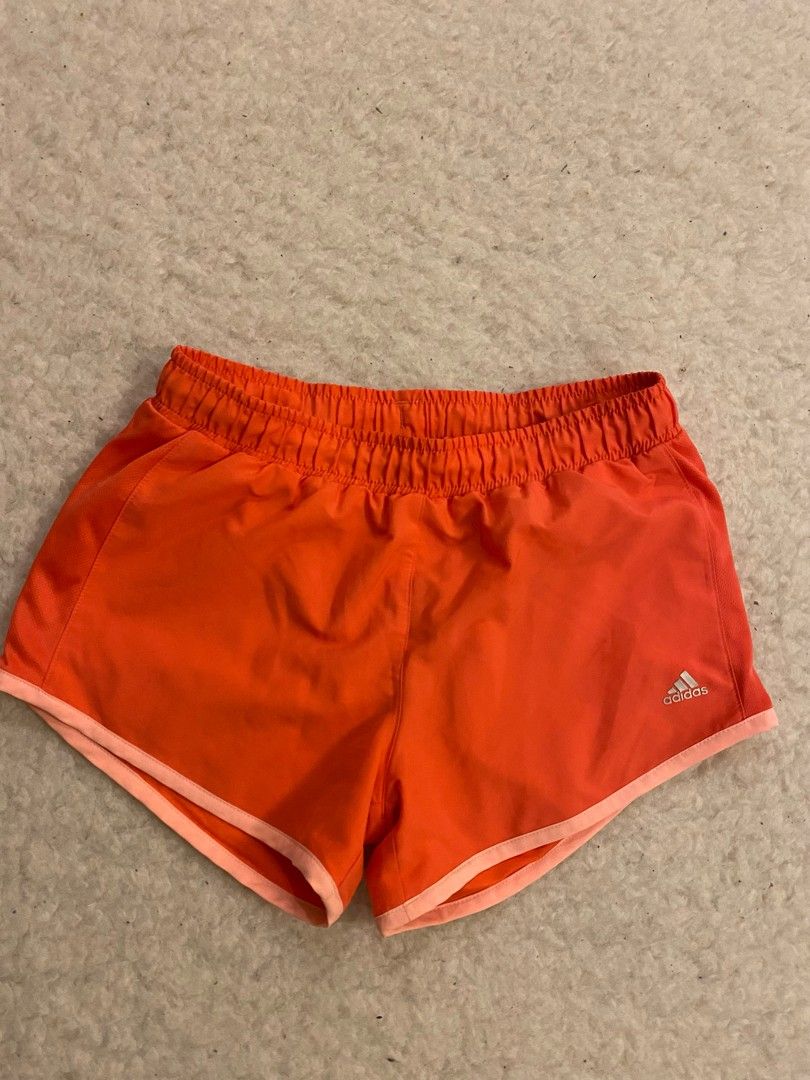 Adidas oranssit urheilushortsit XS