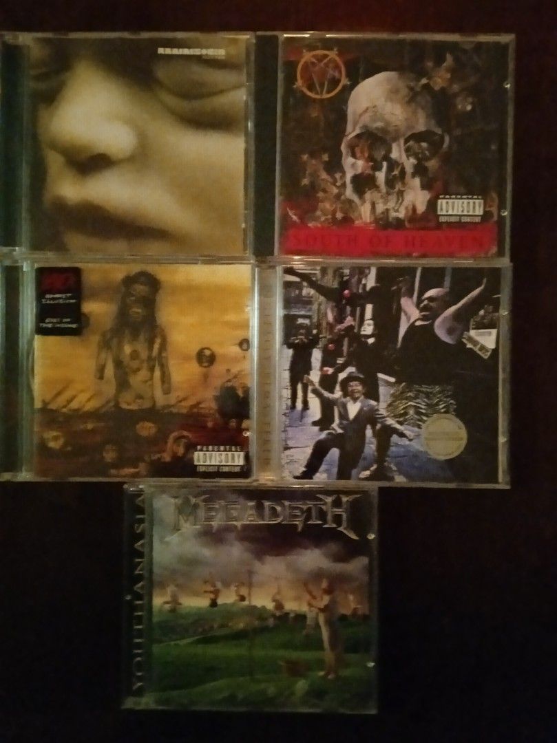 Rokkimusiikkia CD ja Black Sabath VHS