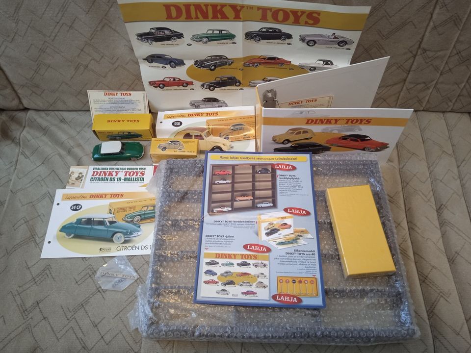 Dinky Toys pienoismalliautojen keräilysarjaa