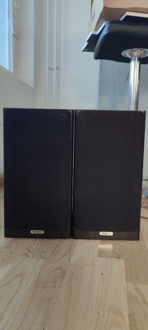 Tannoy Fusion 2 kaiutin 6 kpl + kaapelit + ständit