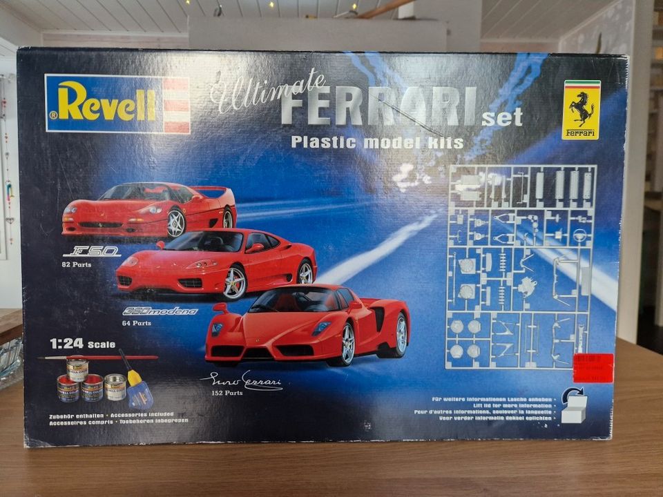 Revell Ferrari koottavia pienoismalleja