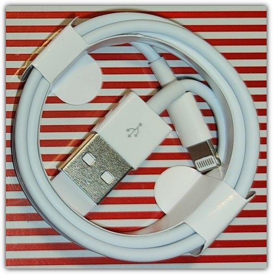 USB A - iPhone/iPad -data- ja latauskaapeita