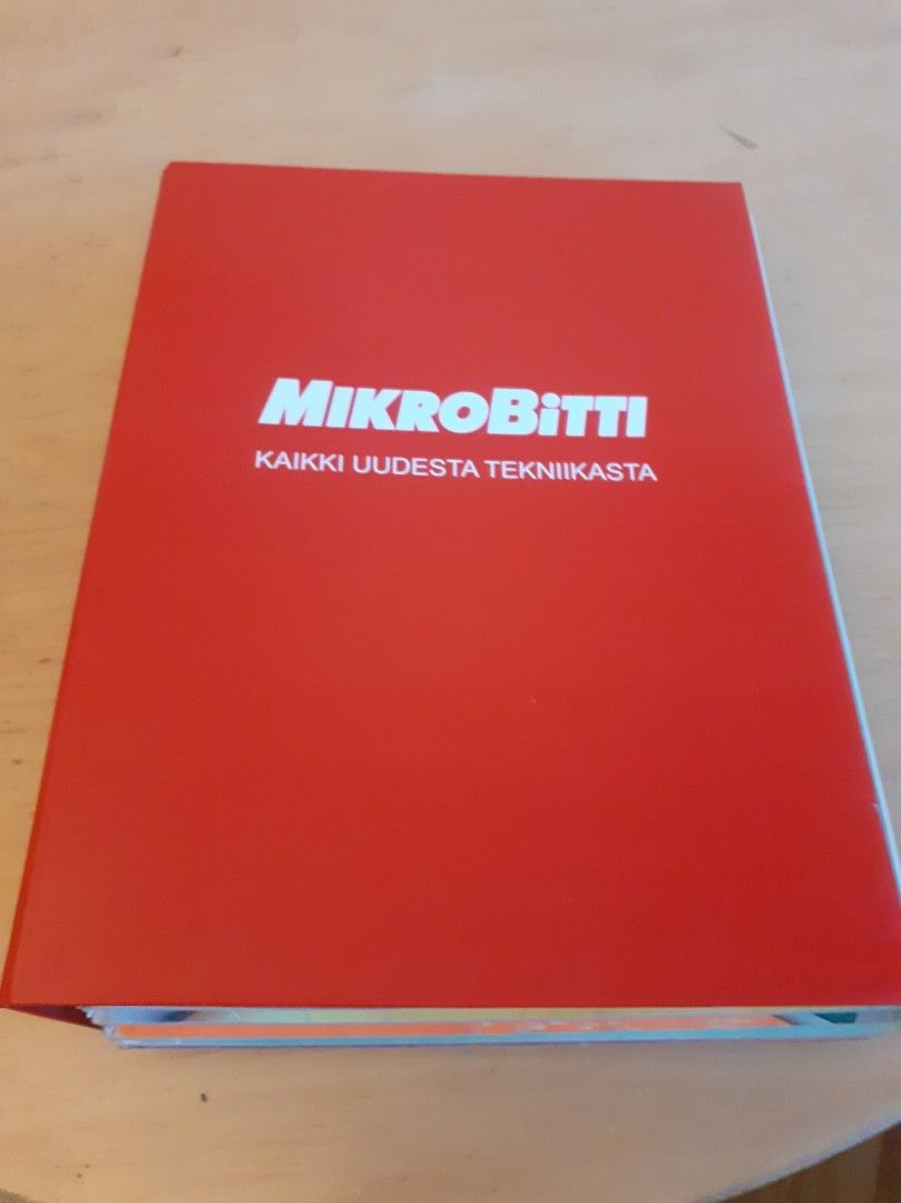 Mikrobitti vuosikertaa 2005, 9 numeroa