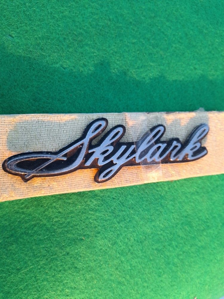 Buick Skylark logo