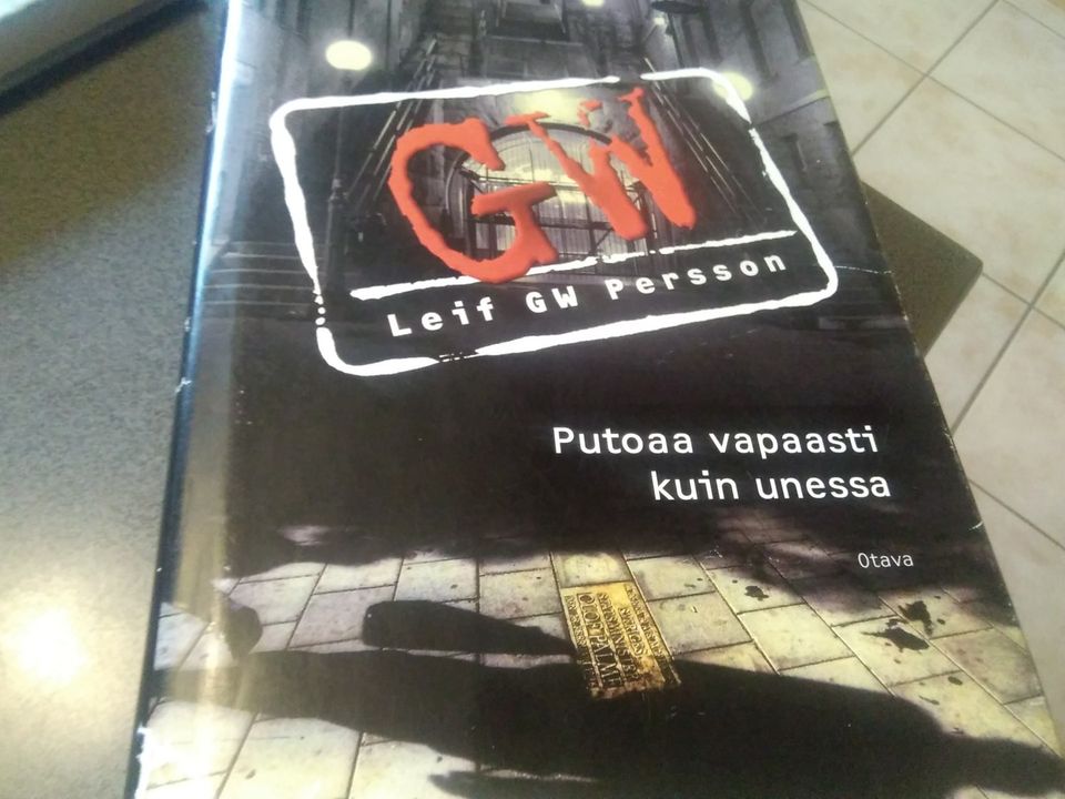 Leif GW Persson x 9