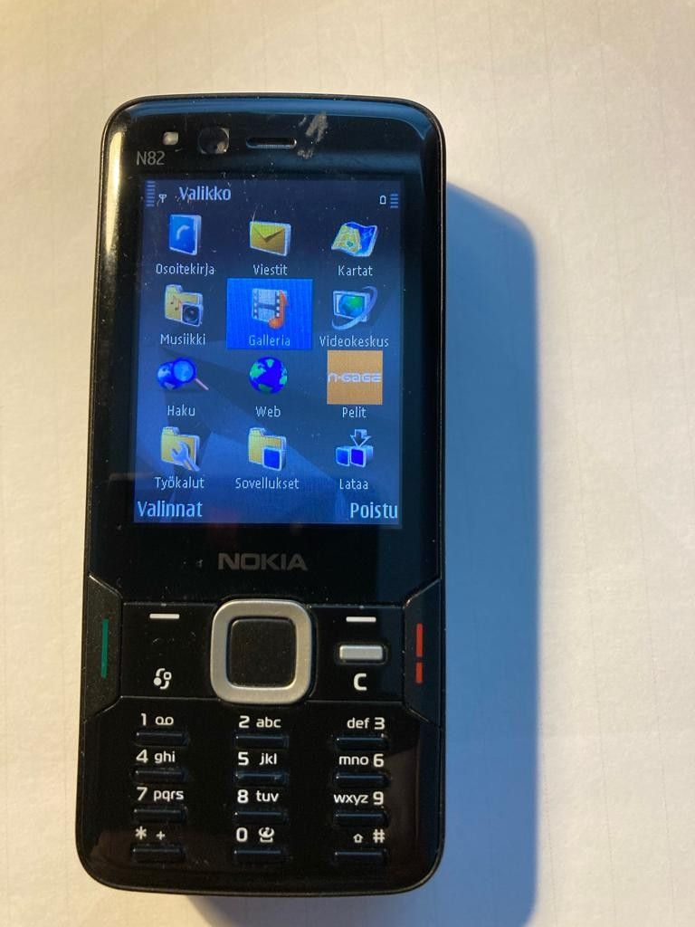 Nokia N82, toimiva, hinta postikuluineen