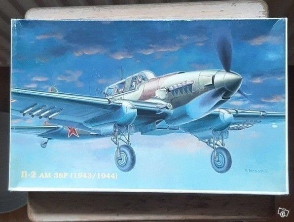 Zlinek ( Dakoplast ) 1/72 IL-2 AM38F ( IL-2 M3 )