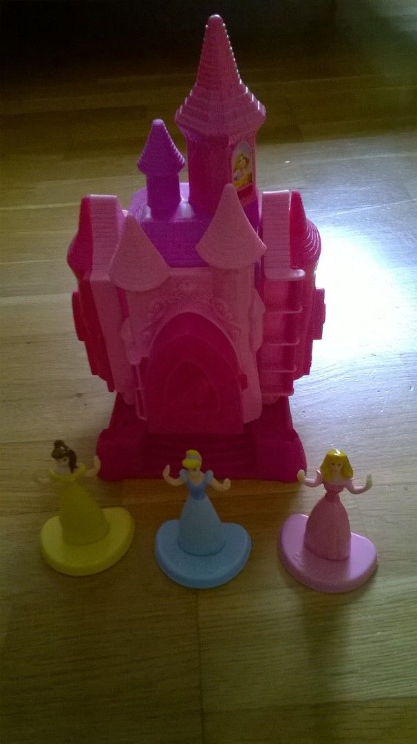 Play-Doh Disney prinsessalinna ja prinsessat