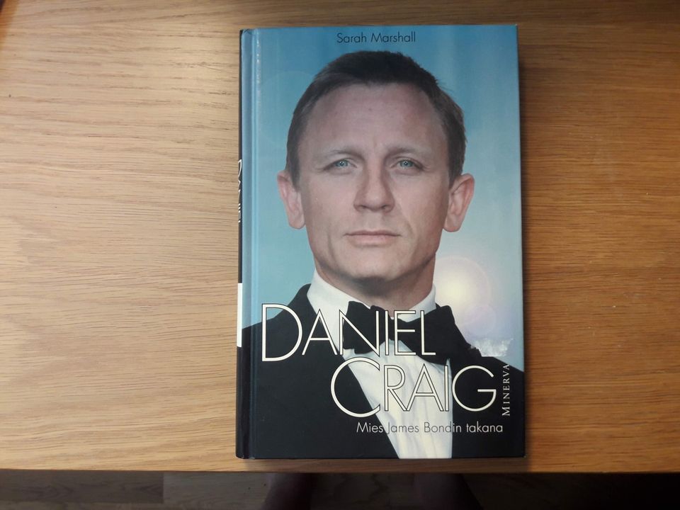 Sarah Marshall: Daniel Craig (2008)