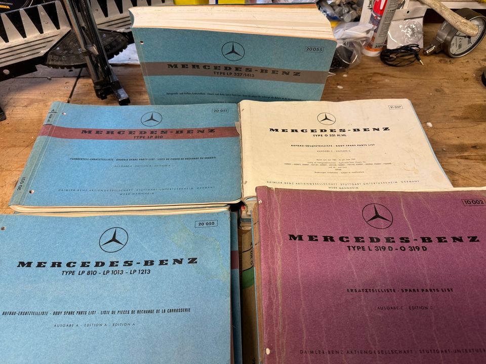 Mercedes-Benz raskaan kaluston varaosakirjoja