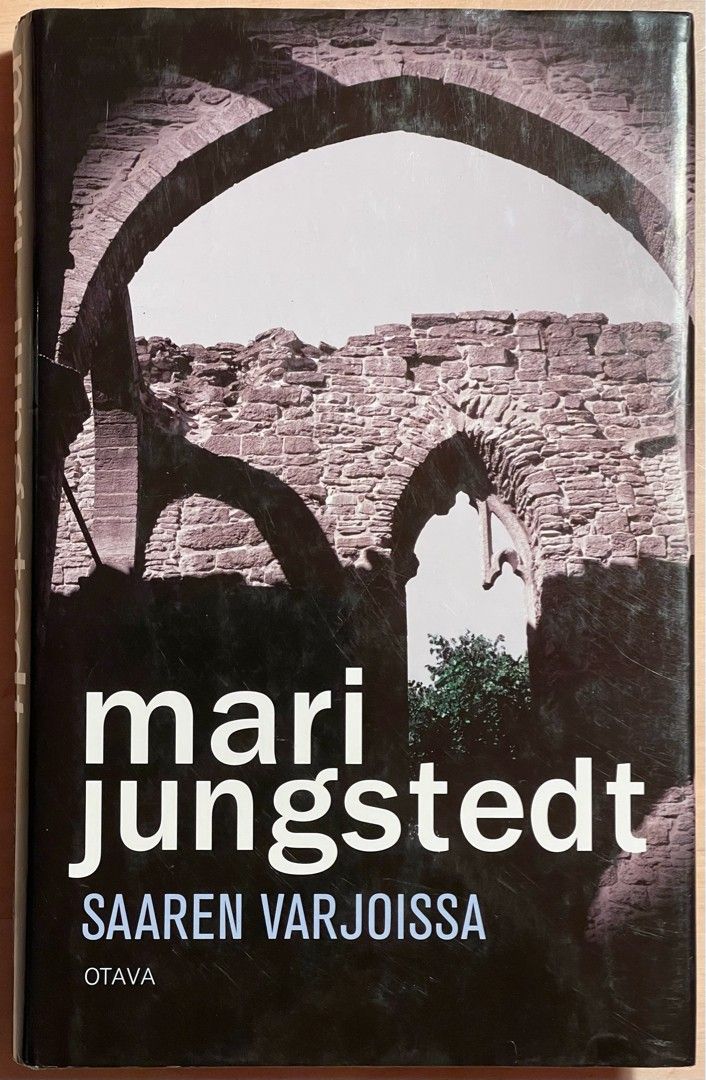 Saaren varjoissa - Mari Jungstedt
