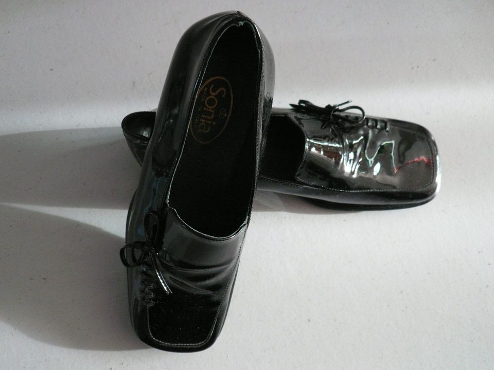 Uudet tyttöjen kiiltonahkaiset mustat kengät 36 Juhlakengät