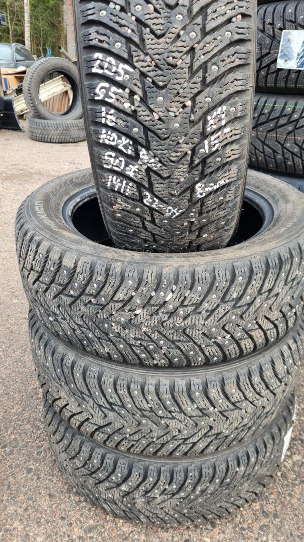 205/55R16 hyvät talvirenkaat Nokian