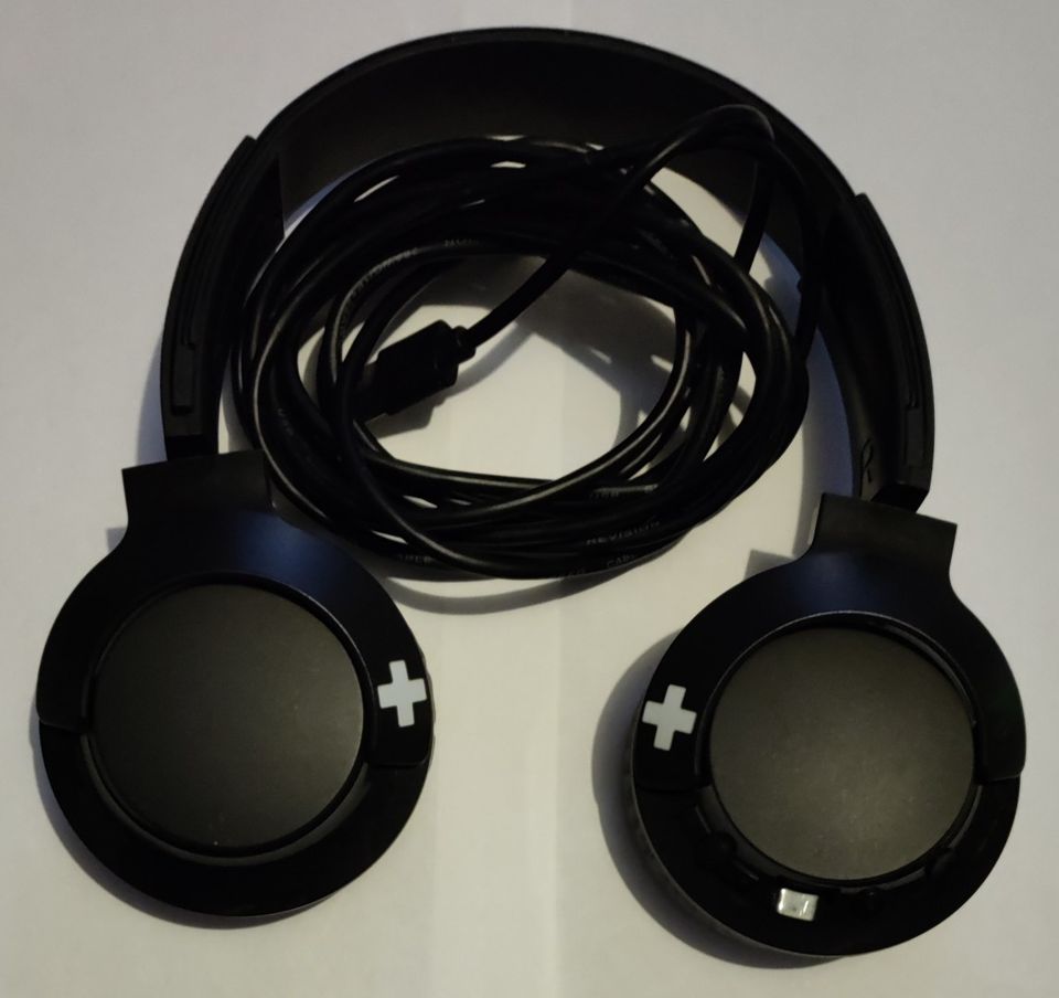 PHILIPS BASS+ SHB3075 Wireless Headphones