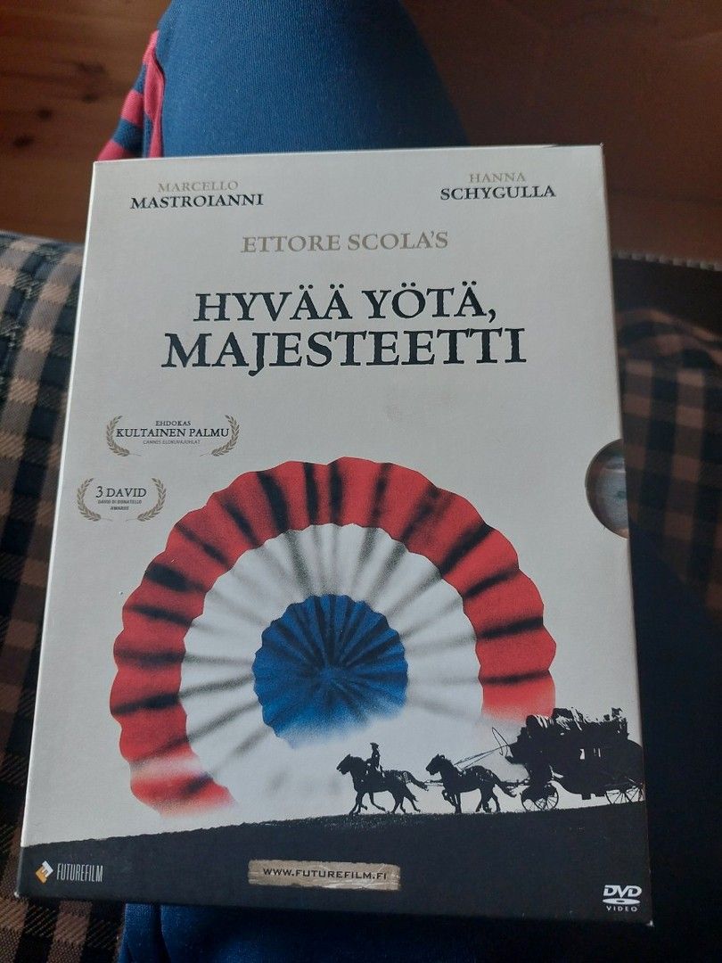 Hyvää yötä majesteetti