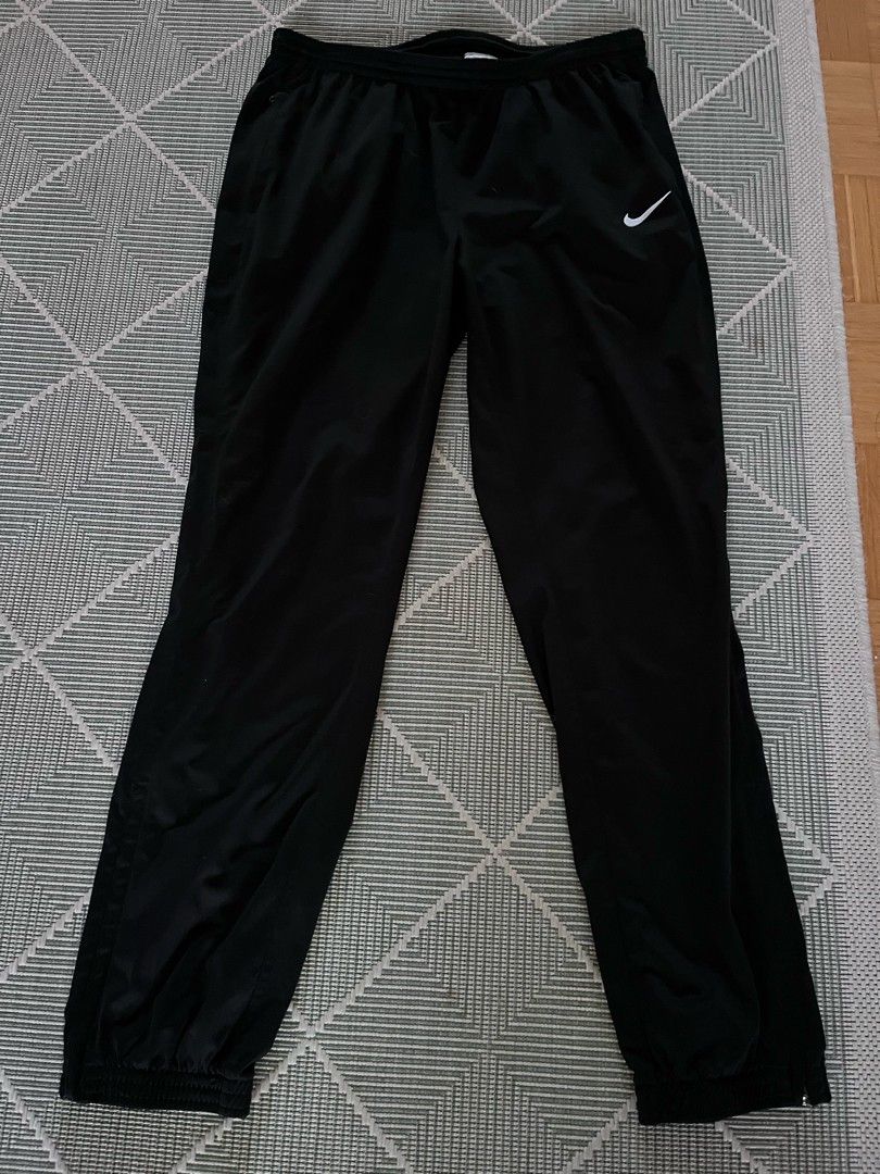 NIKE WOMWNS LIBERO KNIT PANT verkkarihousut