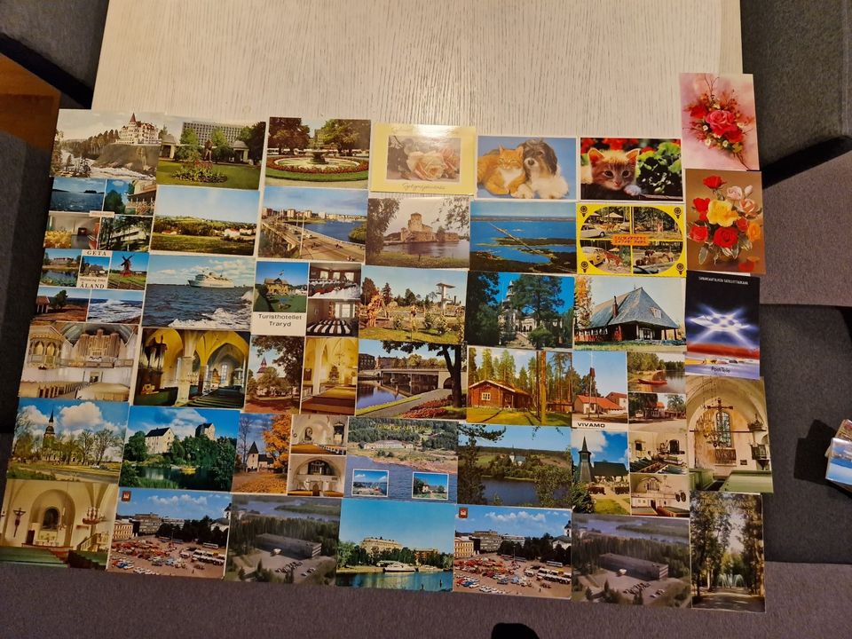 Sekalaisia postikortteja ja kaupunkikuvia