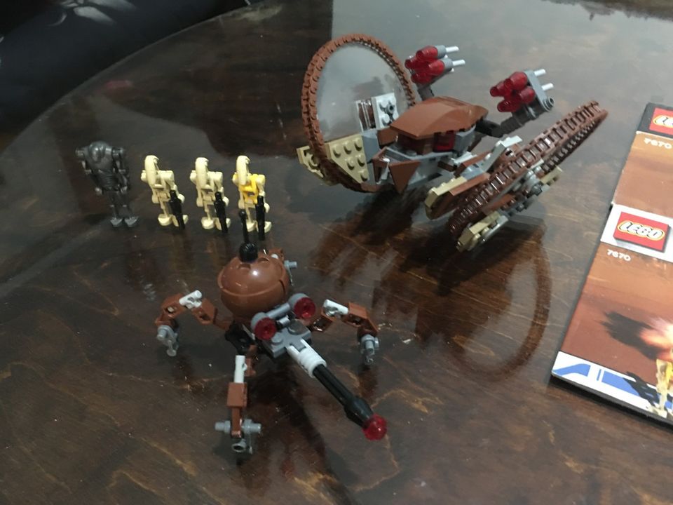 Lego Star Wars 7670 Hailfire Droid & Spider Droid