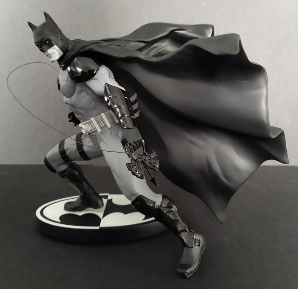 Patsas Batman Black and White 64