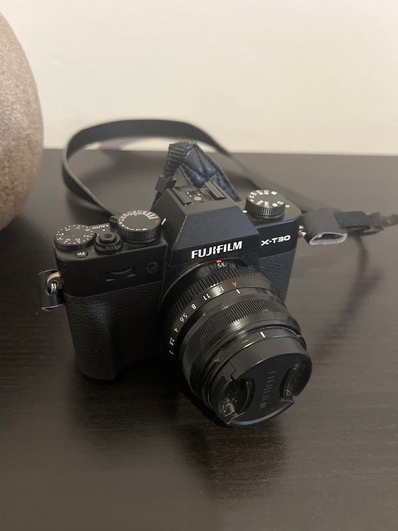 Fujifilm X-T30 + Fujinon XF 35mm f/2 R WR objektiv