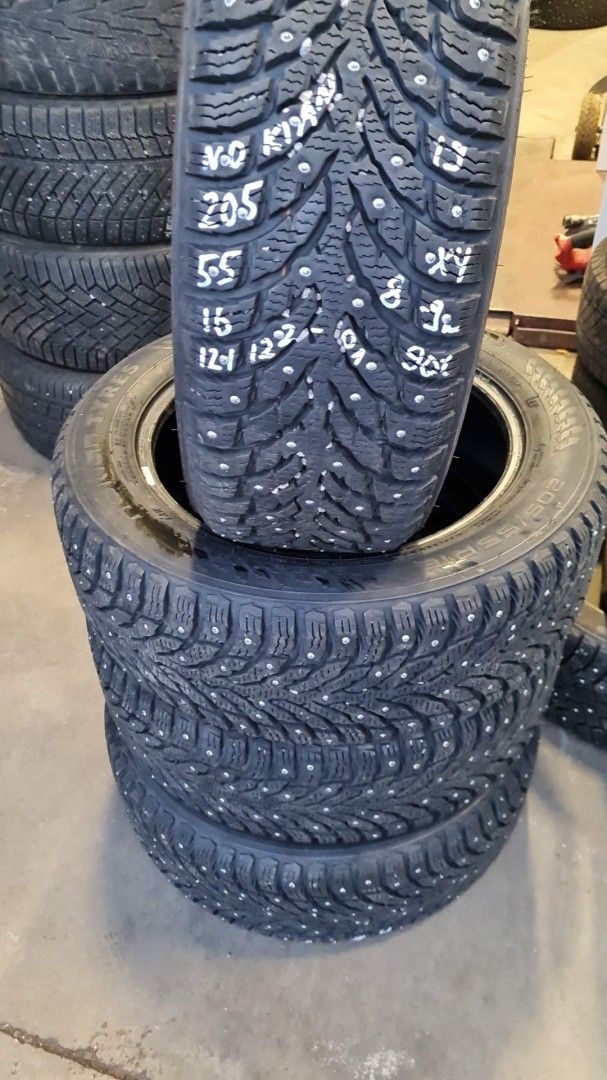 205/55R16 hyvät talvirenkaat Nokian