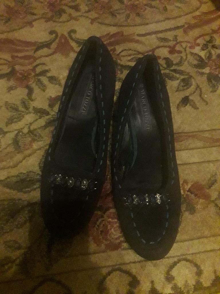 Musta kengät