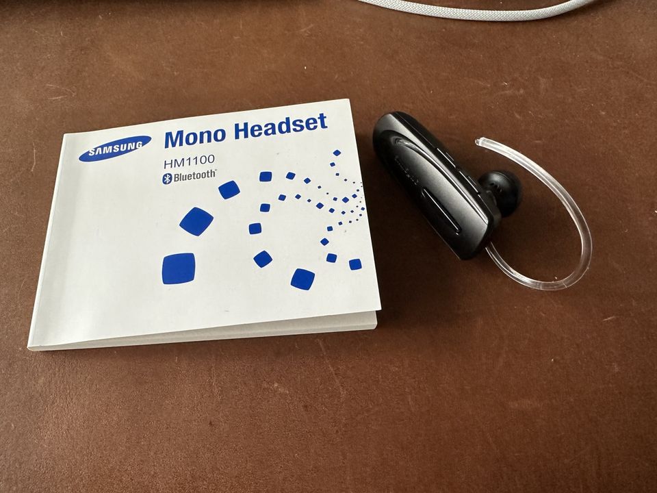 Samsung HM1100 Bluetooth Headset