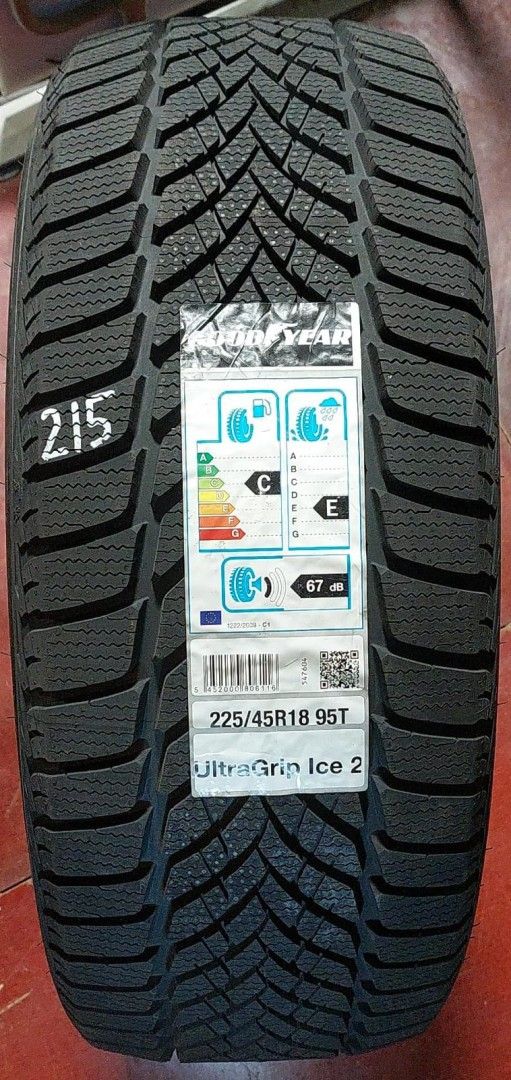 225/45R18 uudet kitkarenkaat Goodyear