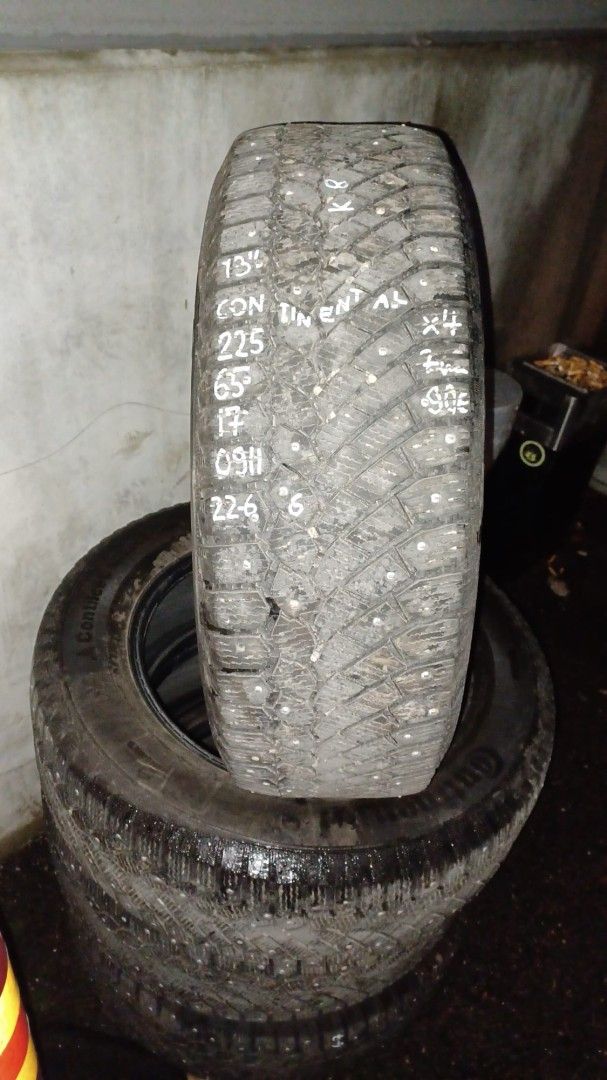 225/65R17 hyvät talvirenkaat Continental