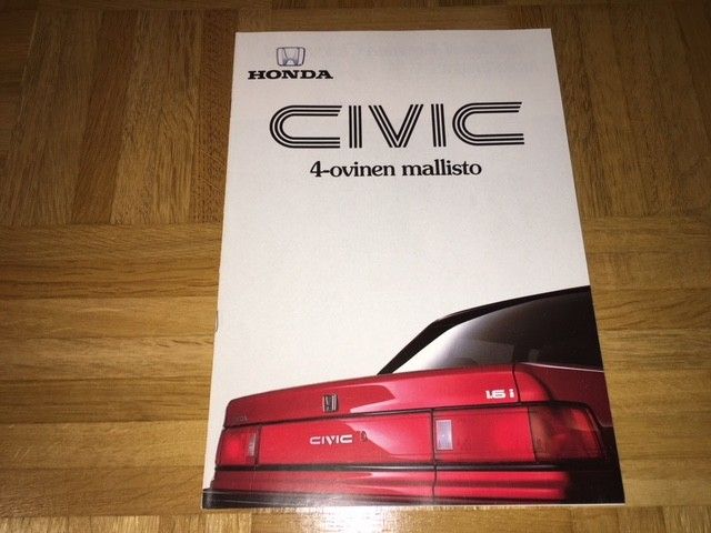Esite Honda Civic 4-ovinen mallisto vuodelta 1988