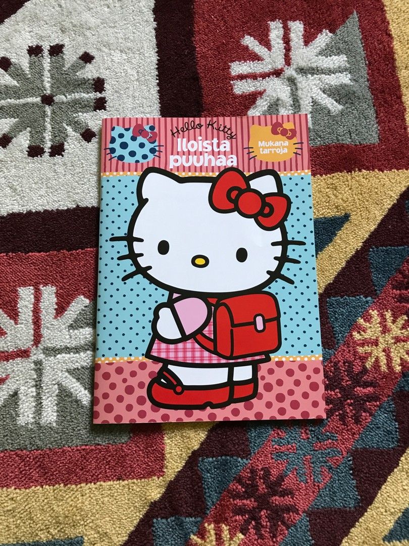 Hello Kitty puuhakirja