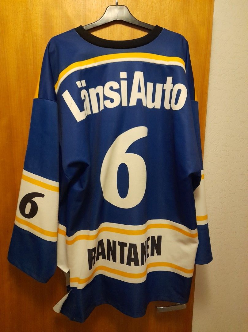 Game worn pelipaidat, jääkiekko paitakokoelma 3