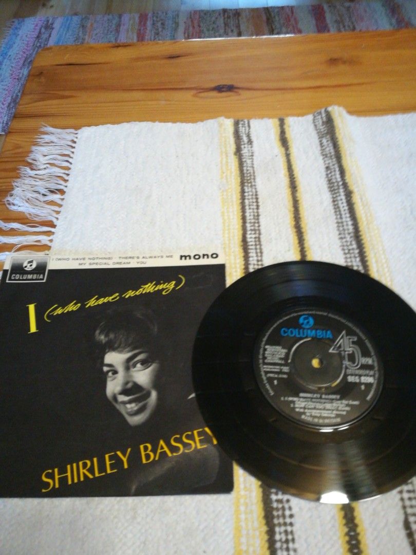 Shirley Bassey 7" EP I (who have nothing)