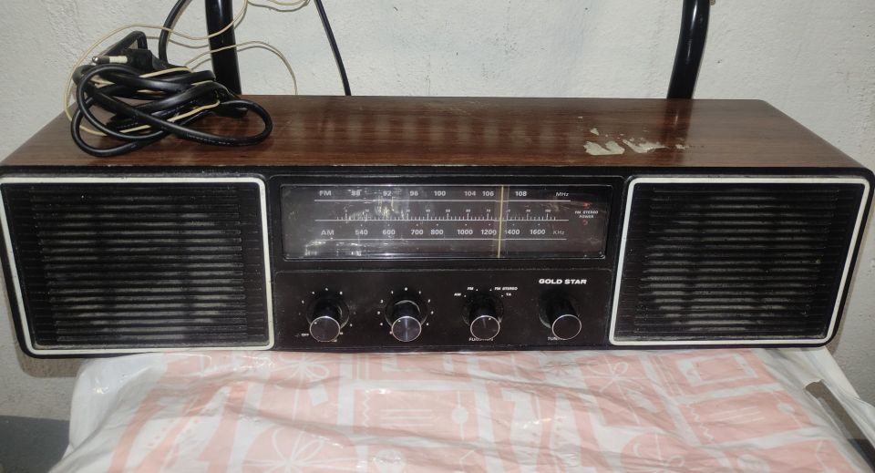 Goldstar Radio (Model 119)