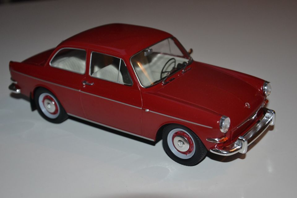 Pienoismalli Volkswagen 1500 S Type 3 -62 1/18