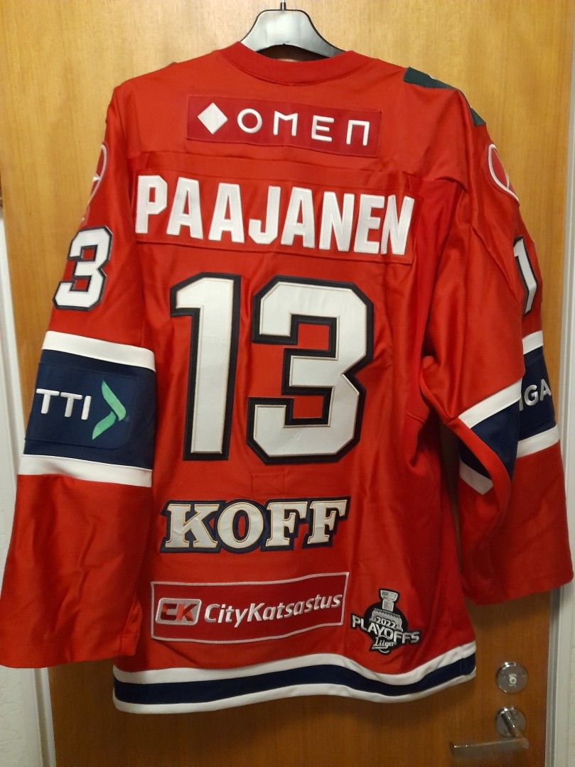 Game worn pelipaidat, jääkiekko paitakokoelma 1