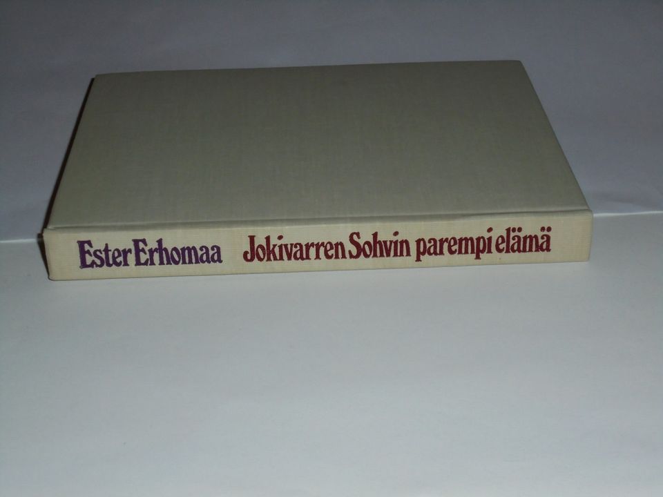 Ester Erhomaa : Jokivarren Sohvin parempi elämä