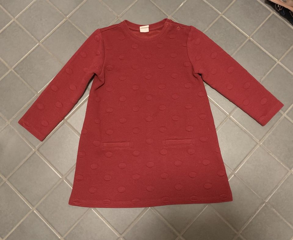 Punainen pitkähihainen mekko, koko 92