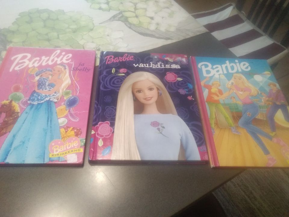 Barbie x 9