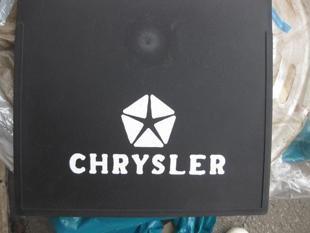 Chrysler roiskeläppiä, iso koko
