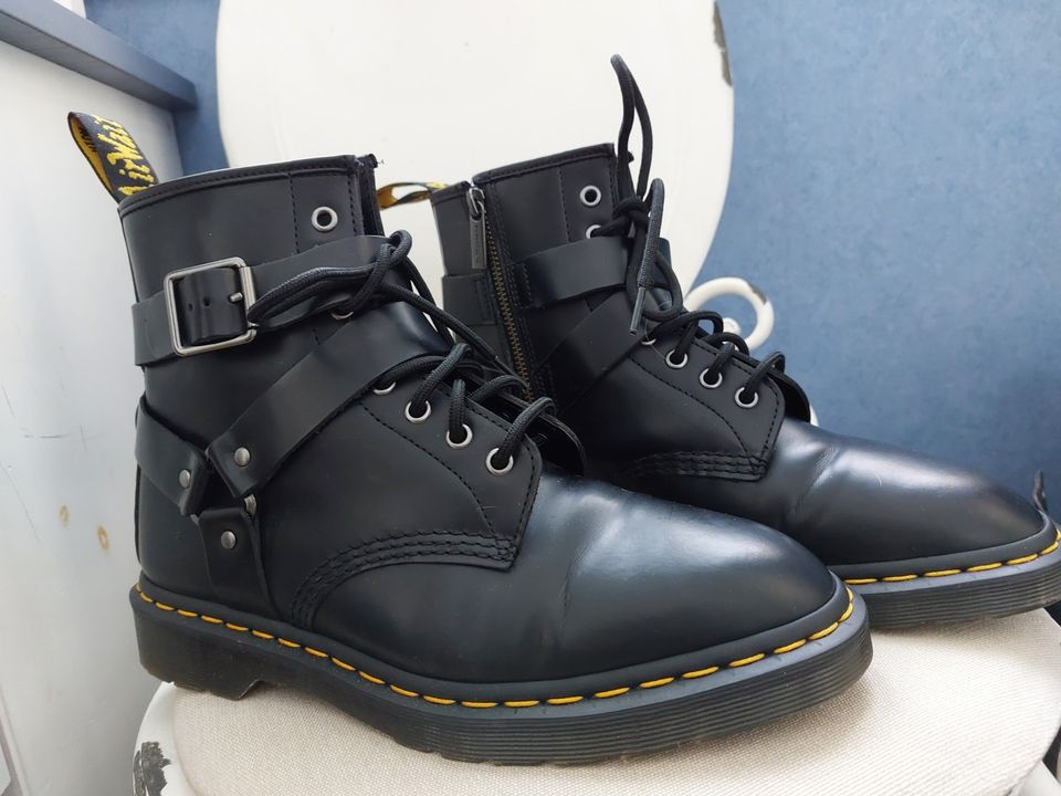 Dr Martens Christofor- maiharit