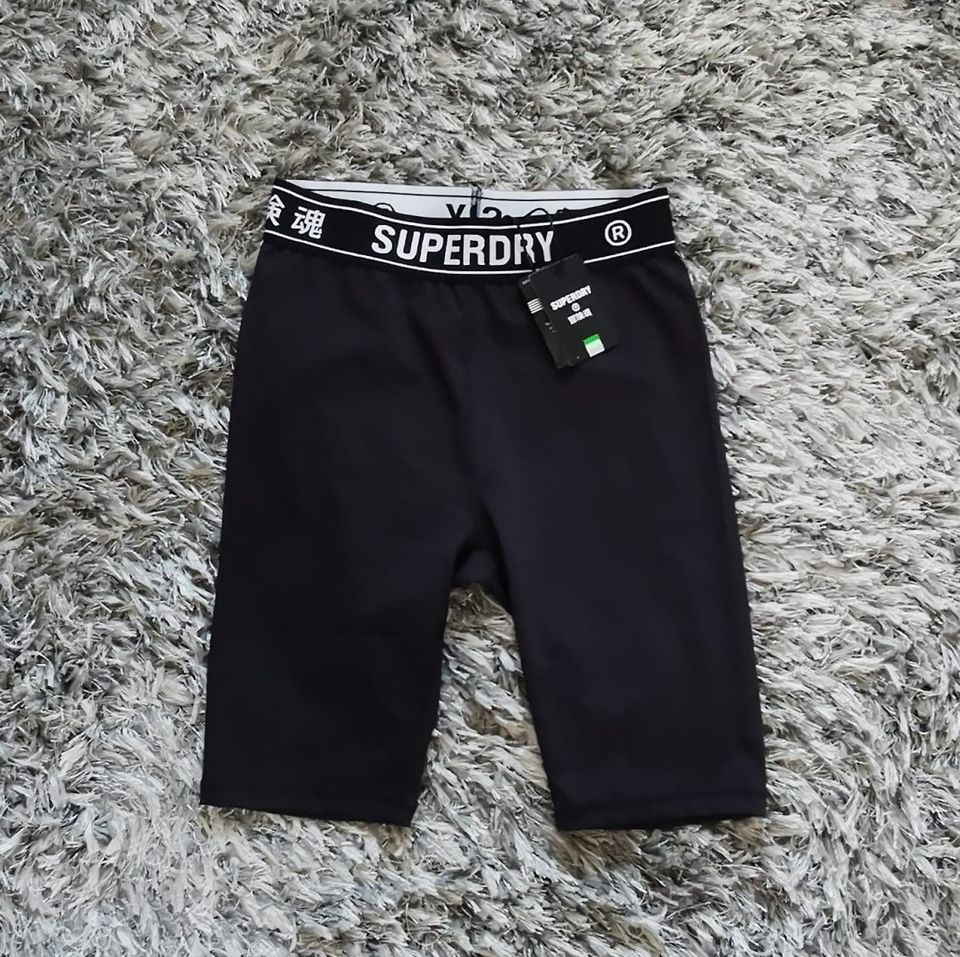 Superdry lyhyet trikoot / pyöräilyshortsit, uudet