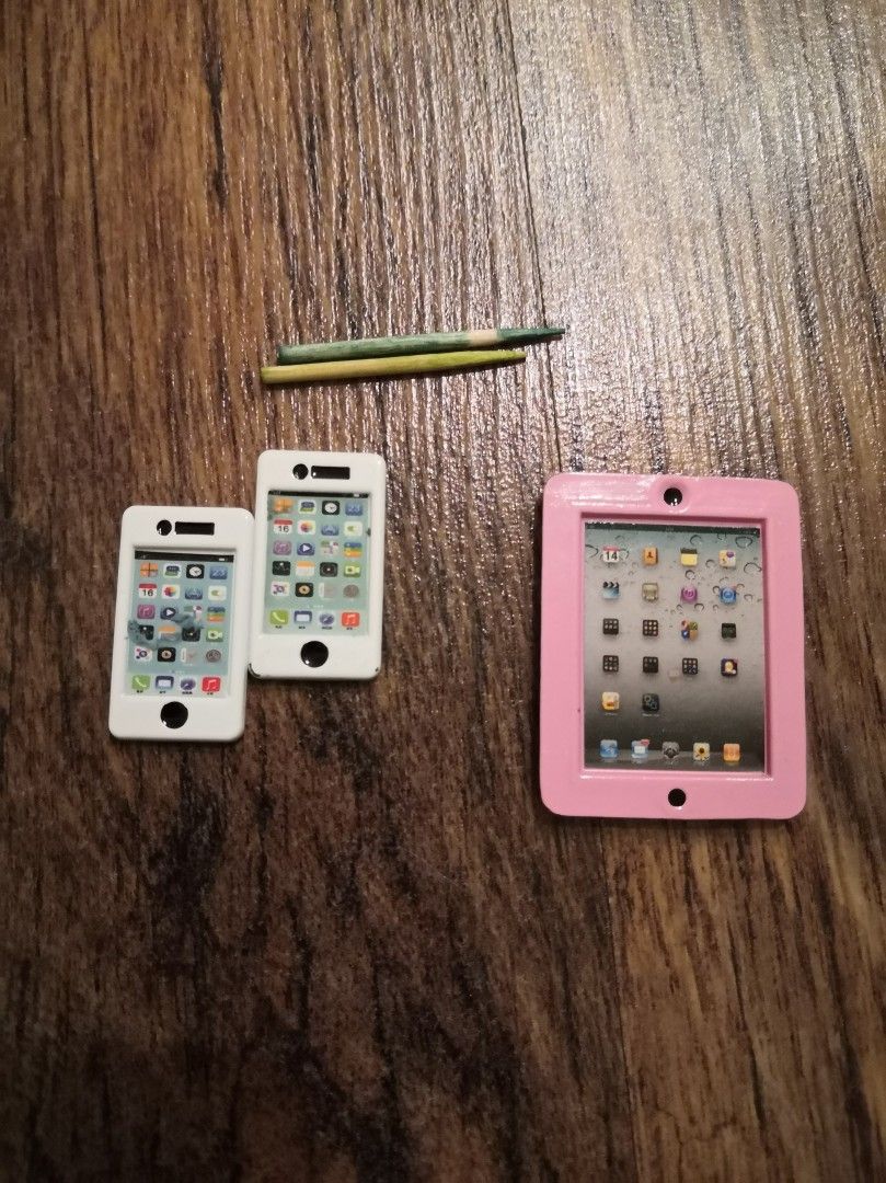 Barbie tabletti ja puhelimet