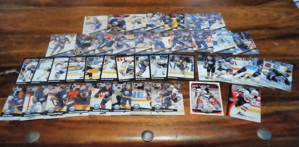 Buffalo Sabres-jääkiekkokortteja postitettuna